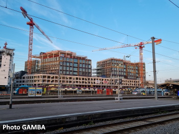 Pôle d'échange multimodal et bureaux Ilots ABC Euronantes à Nantes.jpg